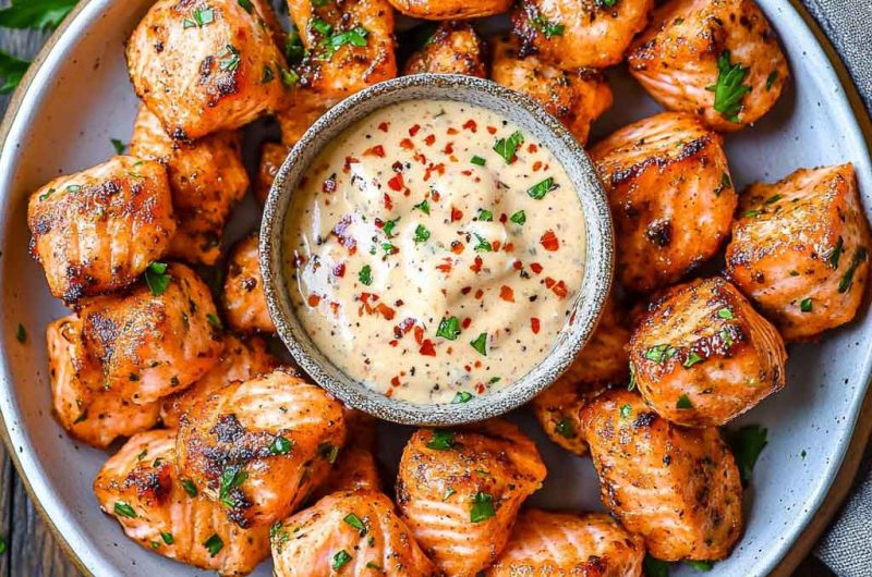 Air Fryer Salmon Bites with Spicy Mayo Sauce